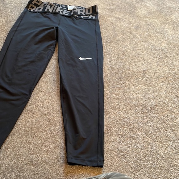Nike Pro Capris - Picture 6 of 7